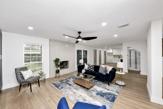Building Photo - 5614 Oakhaven Ln