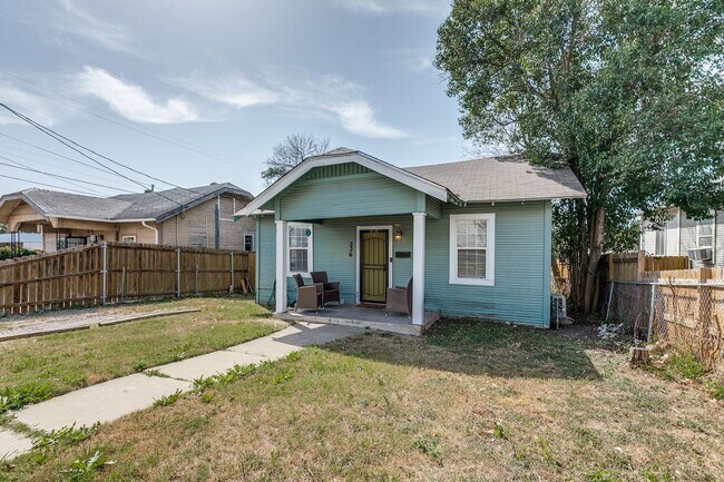 Foto del edificio - 2-BEDROOM DENVER HEIGHTS BUNGALOW