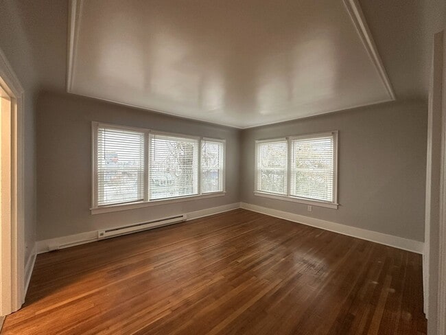 Building Photo - Belmont - 13 Unit