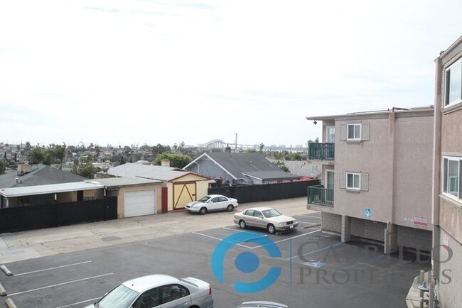 Building Photo - 2674 Grant Way