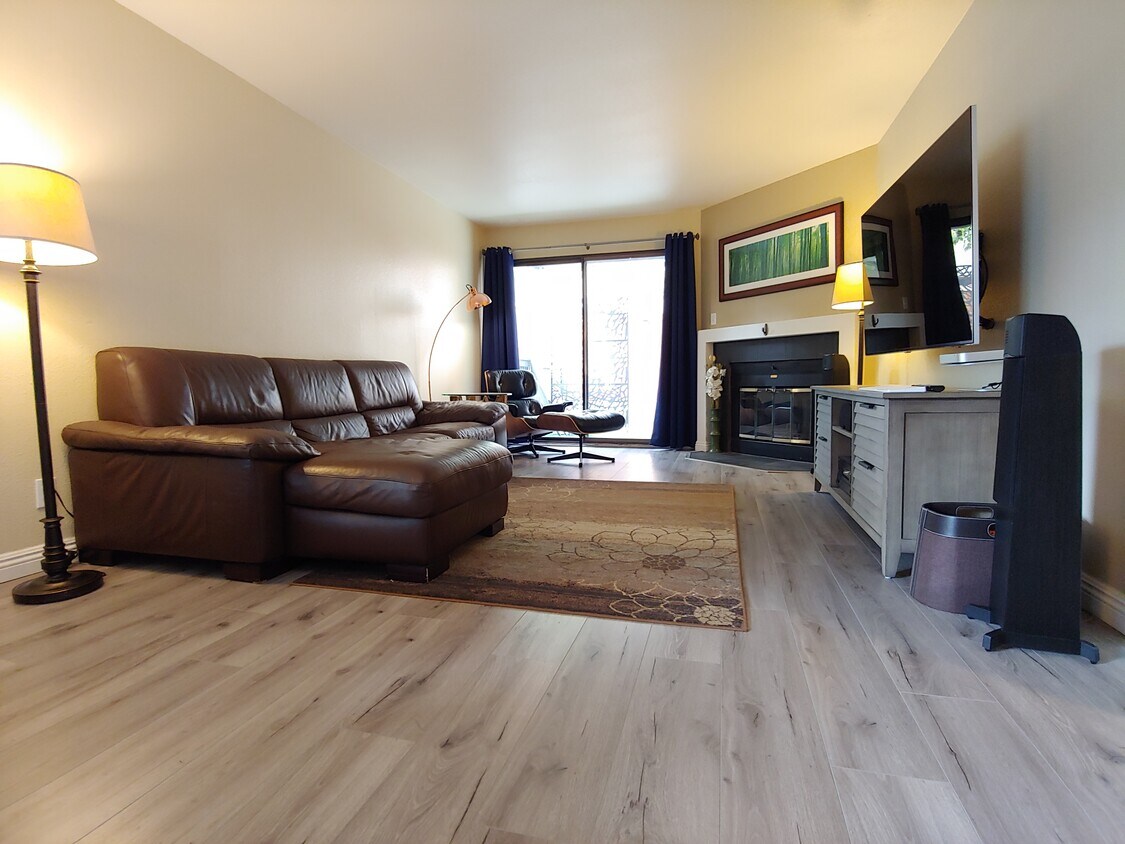Family room - 1315 A St