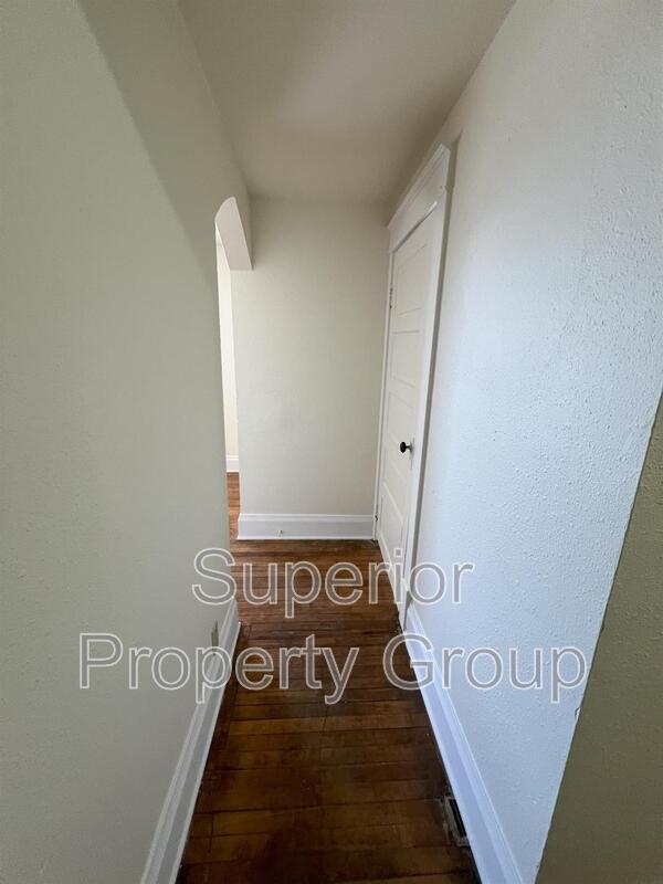Building Photo - 106 W Stroud St