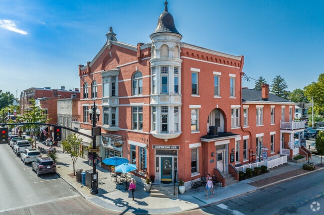 Local businesses like Espresso Air and Deja Vu Thrift can be found in Outer Northeast Columbus.