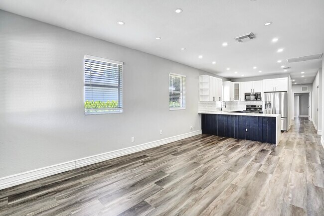 Foto del edificio - 724 SW 9th St
