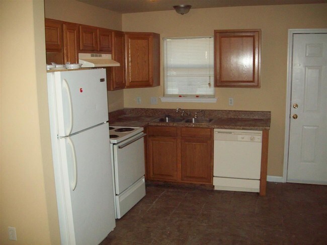 Building Photo - 2724 Cypress Lake St