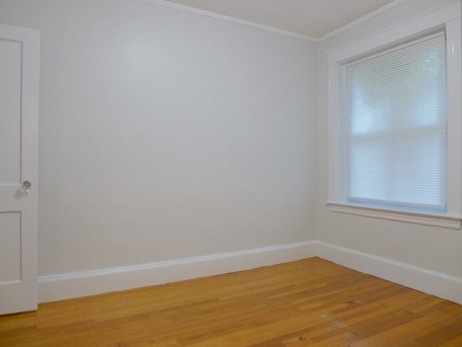 Building Photo - 18 Claymoss Rd