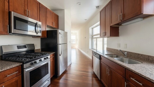 Building Photo - 2048 W Touhy Ave