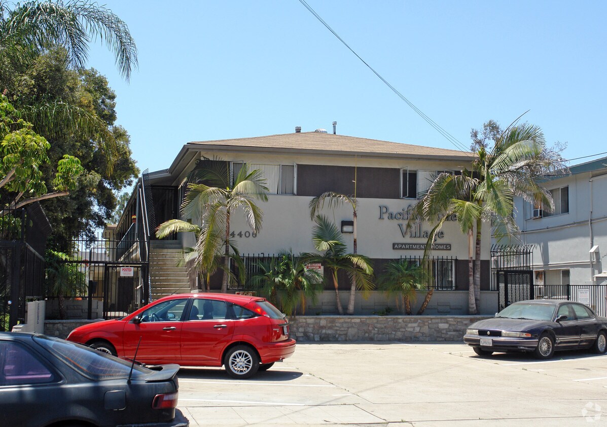 Foto del edificio - Pacific Pines Village