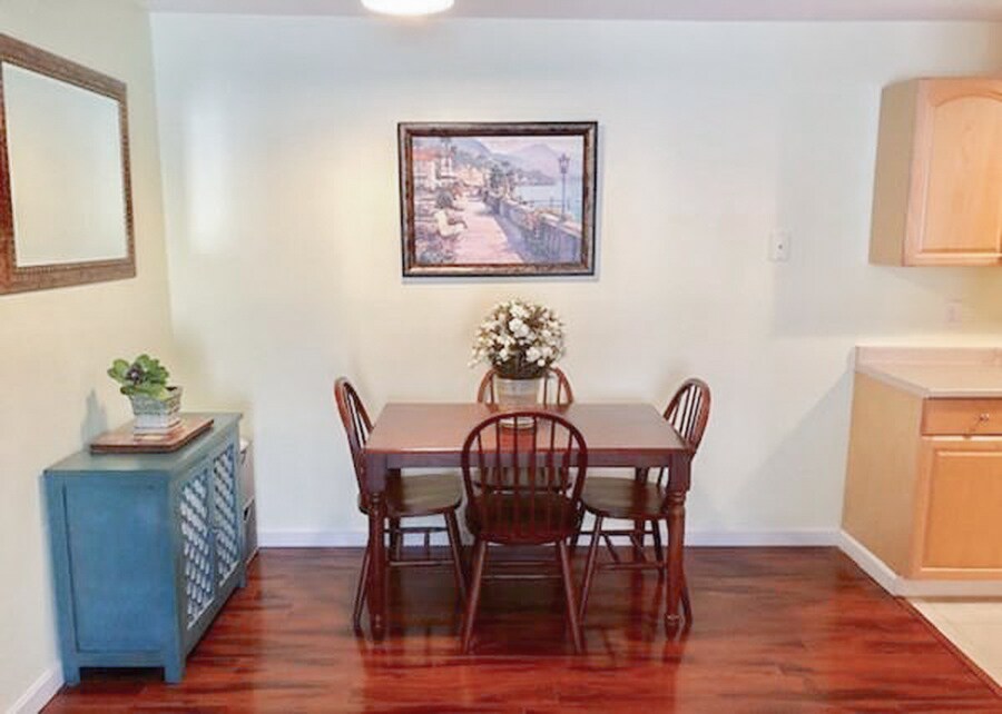 Foto principal - 46 Village Brook Ln