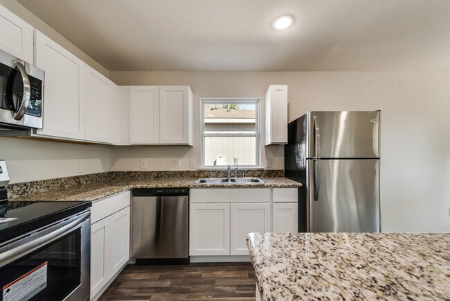Foto del edificio - 639 Sterling St