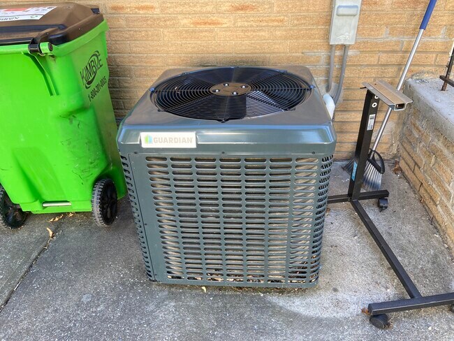 AC UNIT - 1637 Drenik Dr