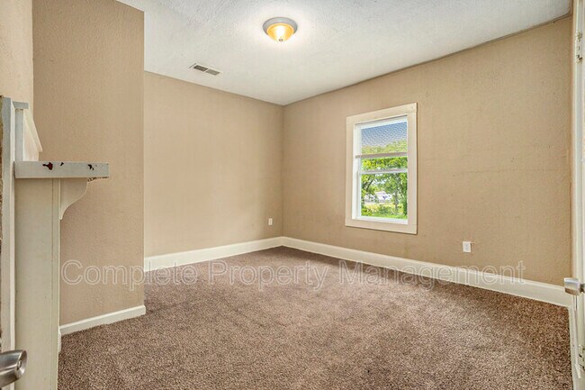 Foto del edificio - 3827 40th Ave N