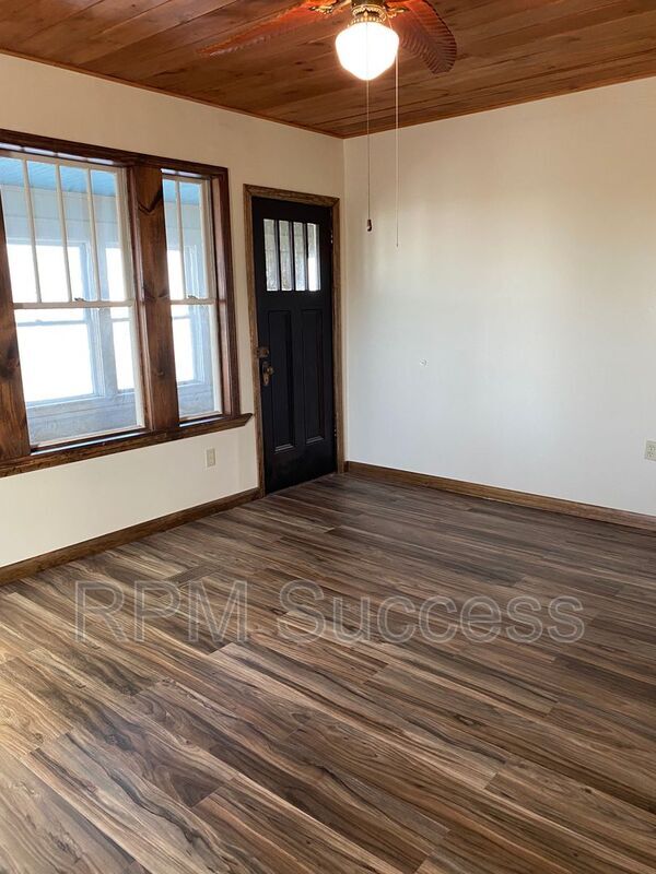 Foto del edificio - 145 Mt Pleasant St