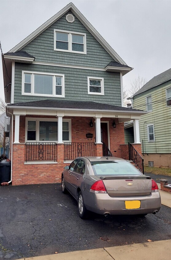 Foto principal - 34 E 38th St