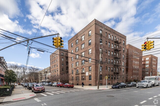 Building Photo - 3338 Parsons Blvd