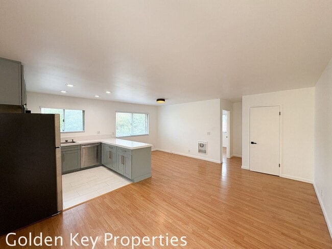 Building Photo - Welcome to your new coastal retreat in Oce...