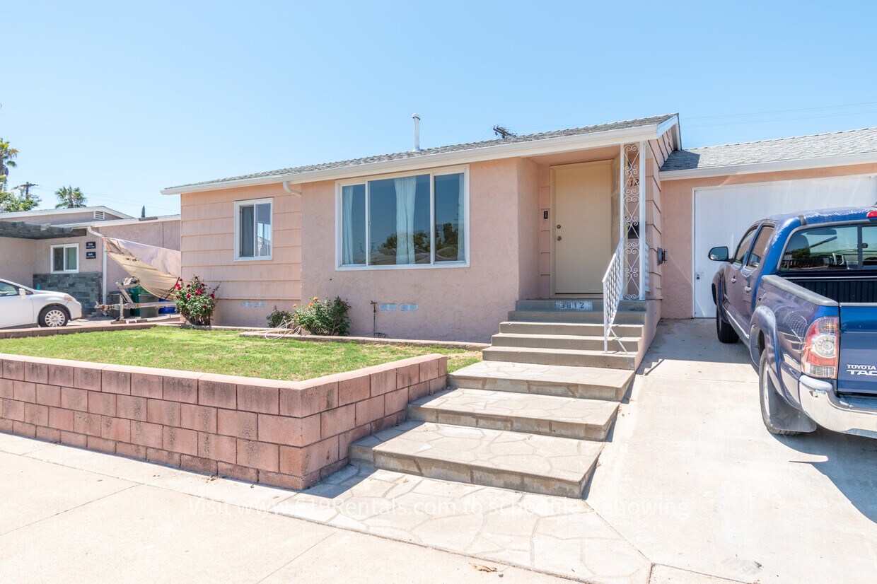 Primary Photo - 3 Bedroom, 2 Bath House with Large Backyard