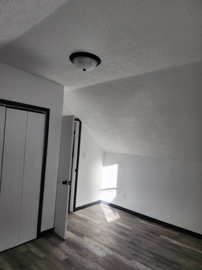 Building Photo - 113 S Polk St