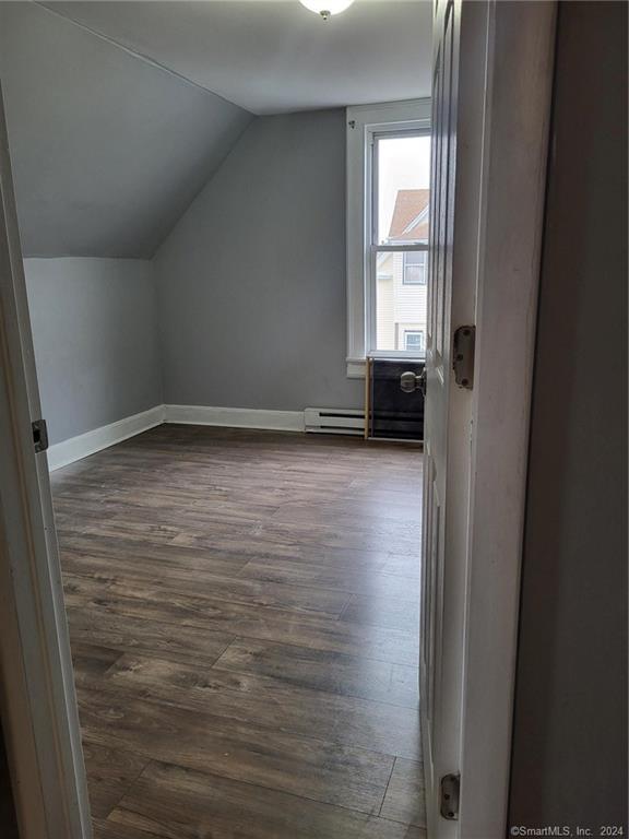 Foto del edificio - 191 Parrott Ave