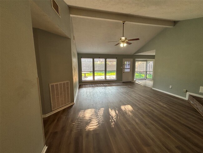 Foto del edificio - 1506 Park Maple Dr