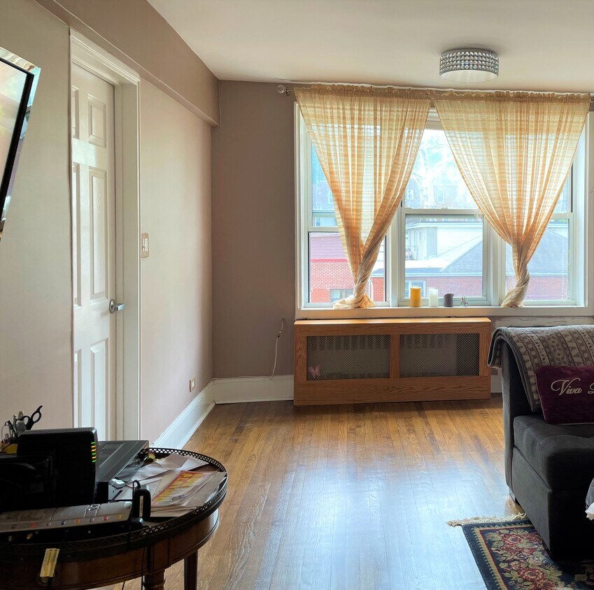 Primary Photo - 5775 Mosholu Ave
