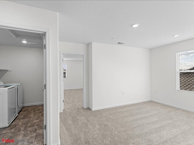 Building Photo - **** MOVE IN SPECIAL- 1/2 OFF FIRST MONTH ...