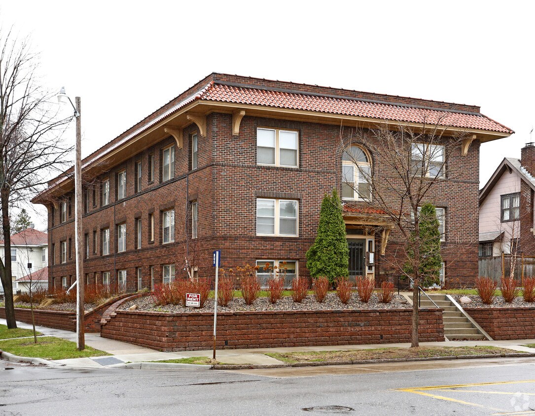 Primary Photo - Wolkowicz Realty