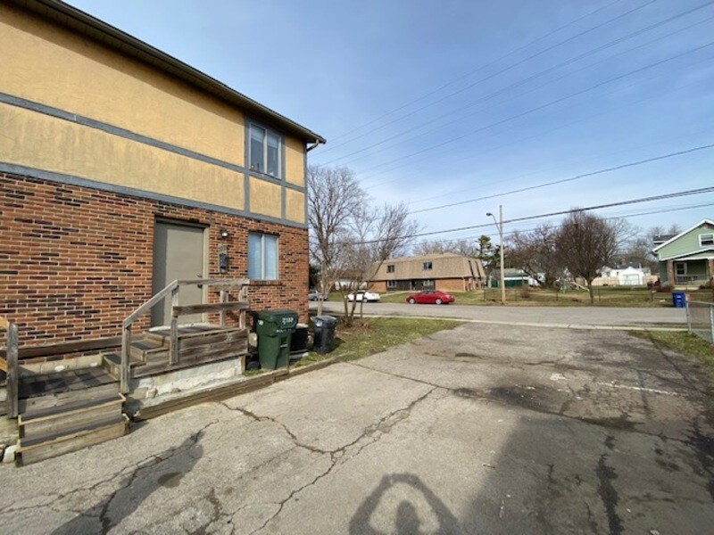 Primary Photo - 2733 Beulah Rd