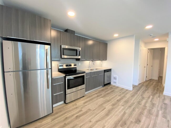 Building Photo - 9905 151 St NW