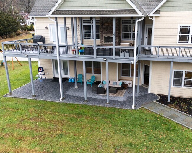 Foto del edificio - 49 Cherry Hill Rd