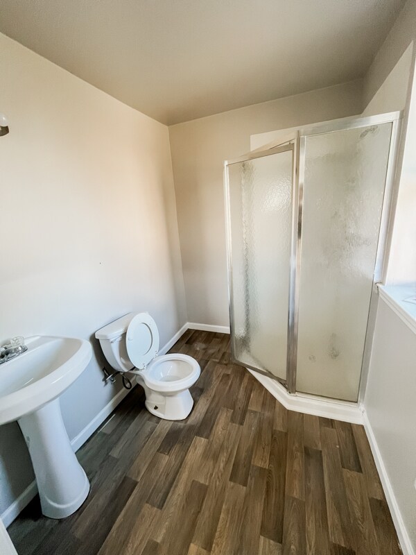 Building Photo - 1602 S Cedar St