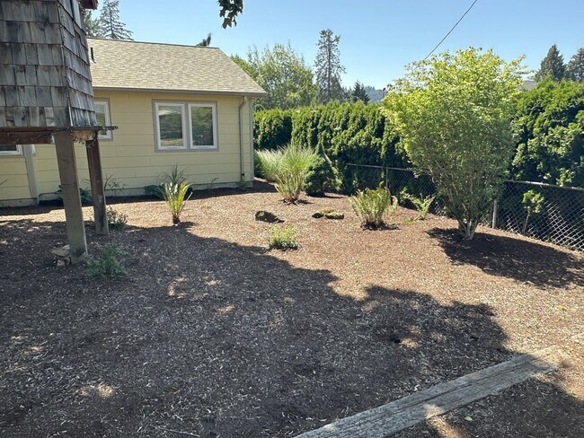 Foto del edificio - 16715 SE Evergreen Ln