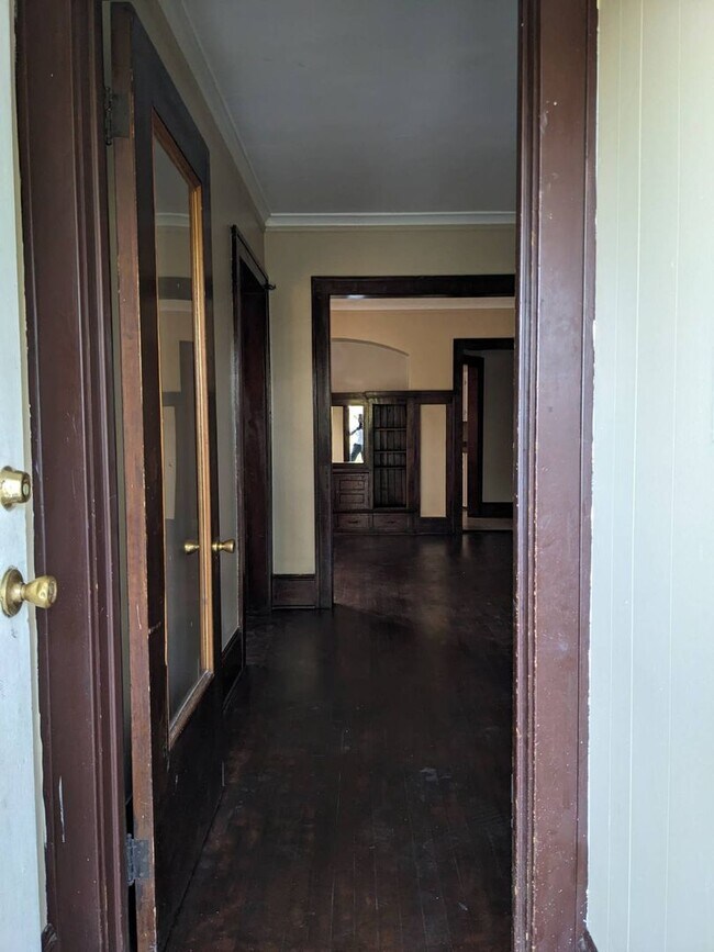 Building Photo - 1427 N 47th St