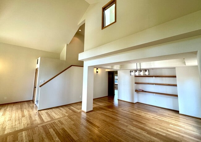 Building Photo - 12726 Plateau Cir NW