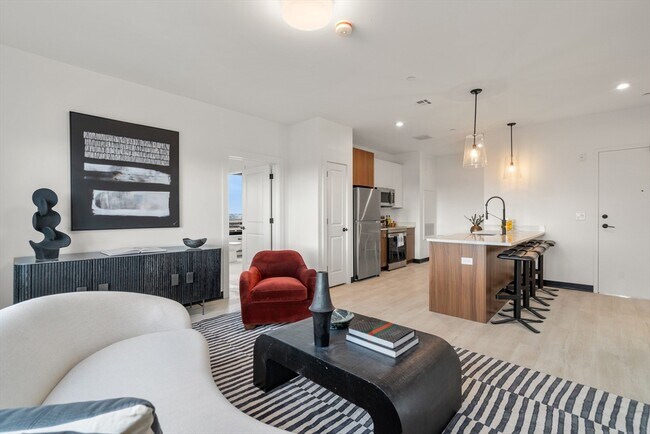 Building Photo - 600 Broadway