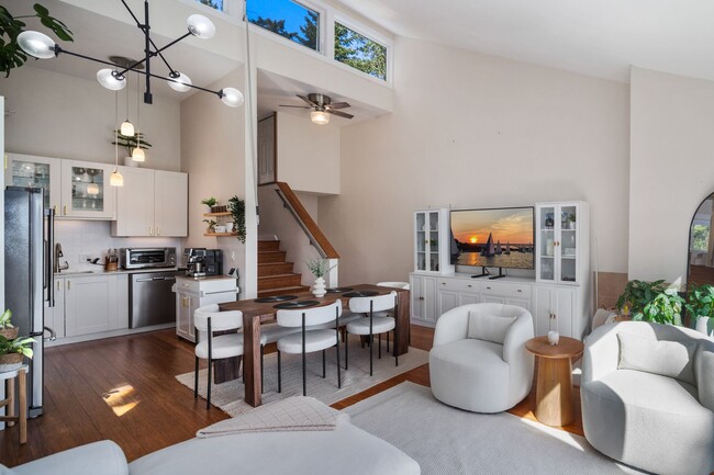 Building Photo - Mercer Island Condo