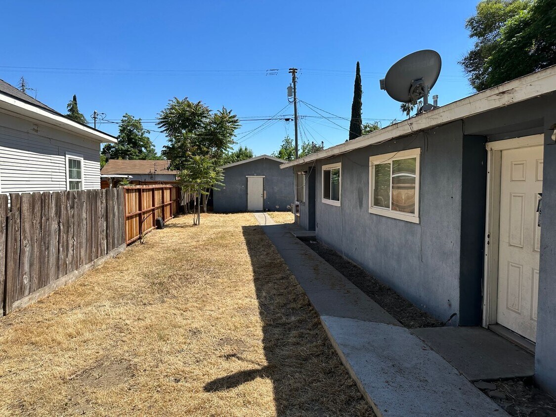 Building Photo - 380 Angelus Street Turlock, CA 95380