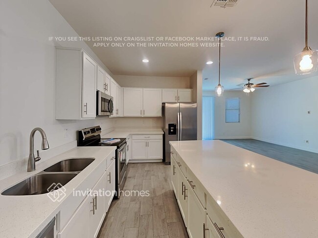Building Photo - 18159 W Carlota Ln