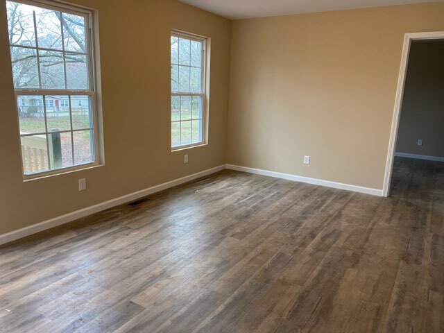 Building Photo - 208 Blue Spring Cir