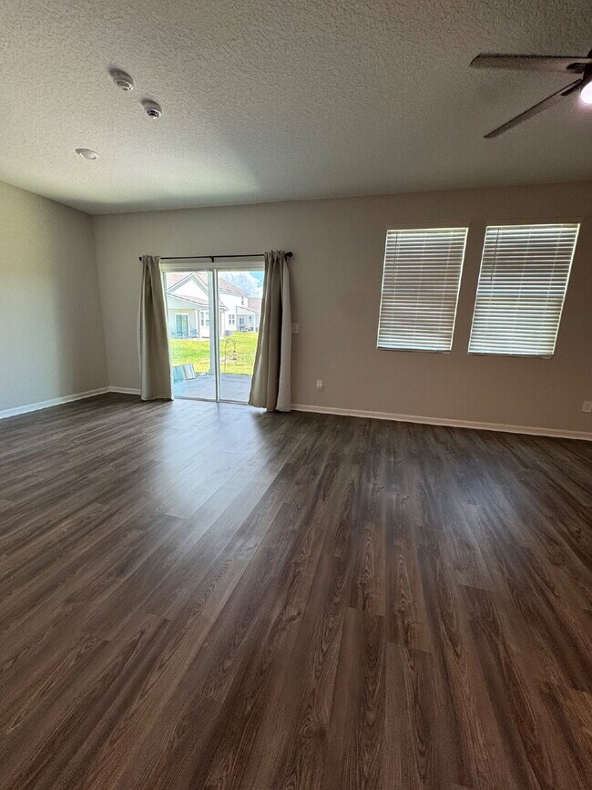 Foto del edificio - For Rent | Like-New 3 Bedroom, 2 Bath Home...
