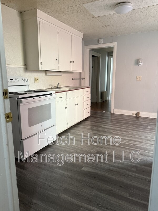 Primary Photo - 521 Lehman St