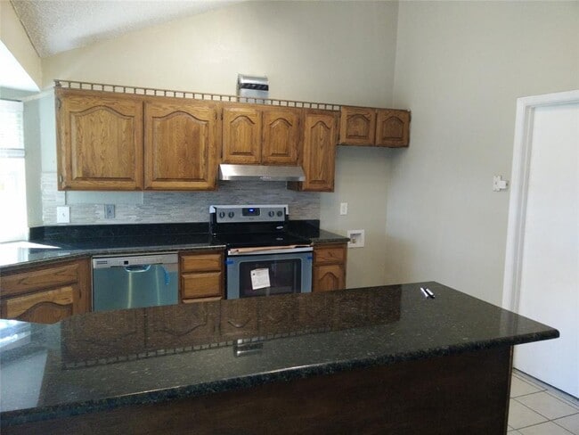 Building Photo - 2104 Sunrise Trail