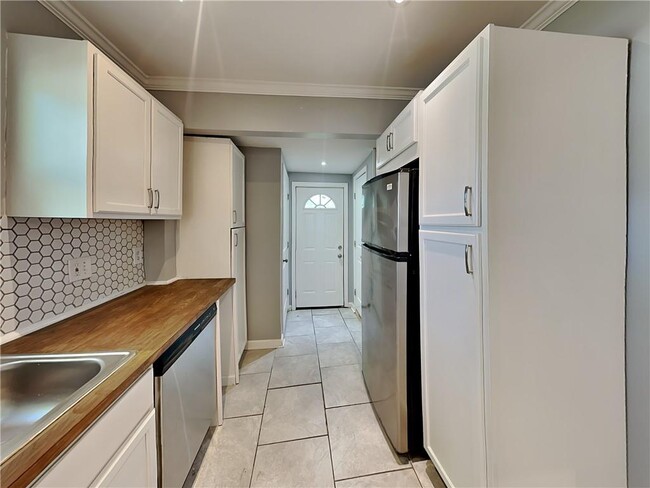 Building Photo - 125 Burbank Dr NW