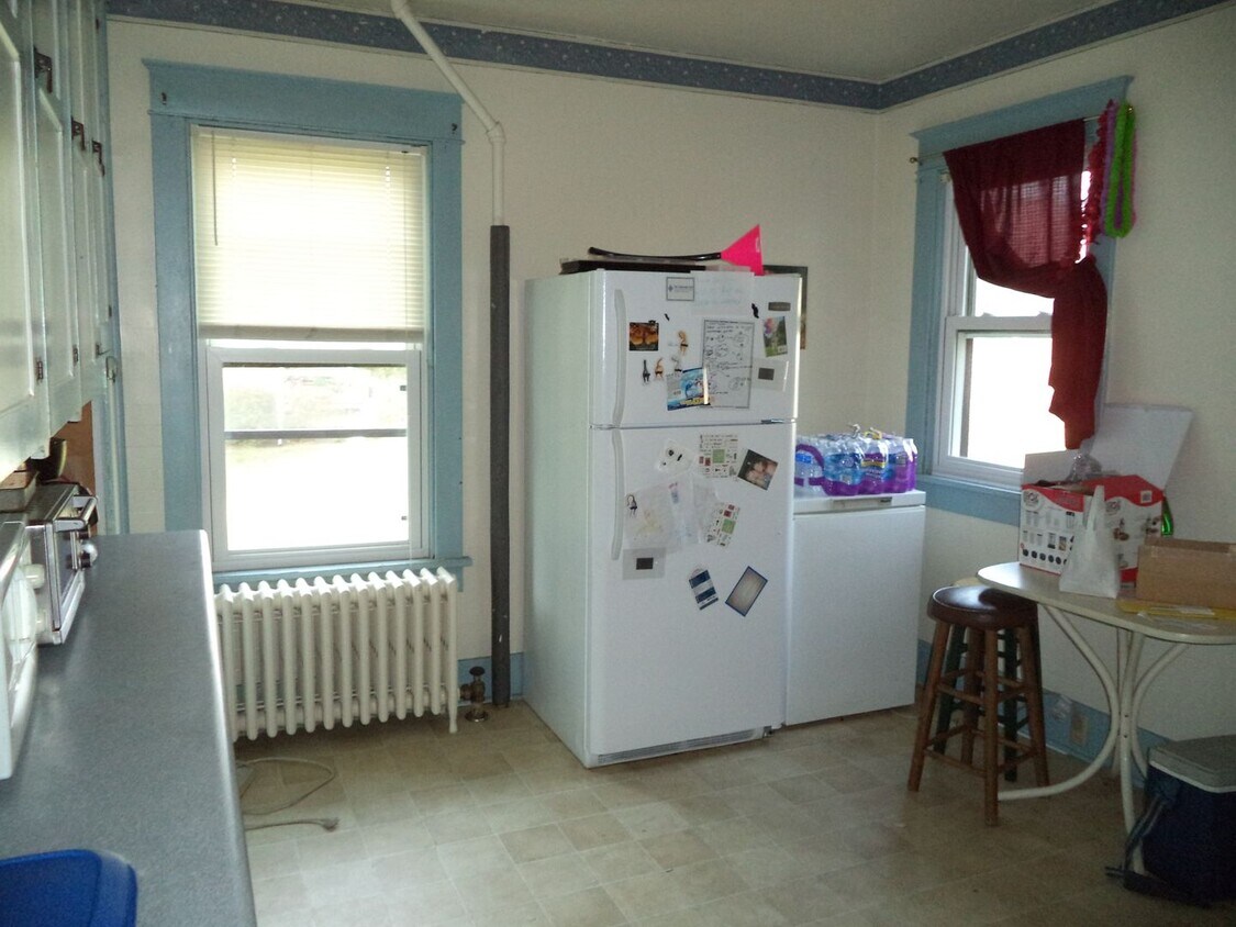 811 W Beaver Ave Unit 1, State College, PA 16801 Room for Rent in