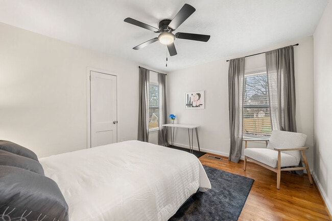 Dormitorio 1 - 711 Campbell Cir