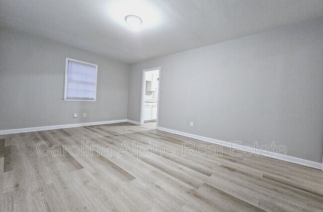 Foto del edificio - 4731 Hidden Valley Rd