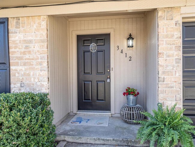 Foto del edificio - 3412 Woodthrush Ln