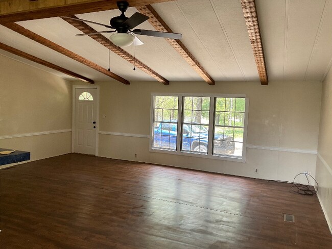 Building Photo - 544 E Rocket Rd