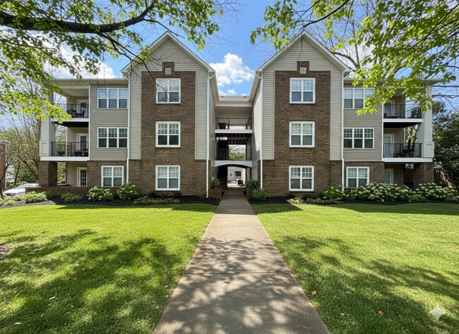 Building Photo - 2701 Selwyn Ave