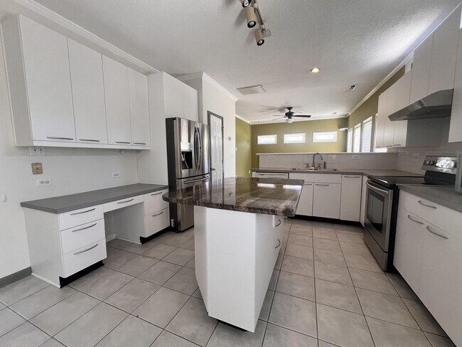Building Photo - 3618 Single Leaf Ct